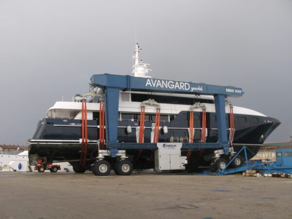 Mobile Boat Hoist
