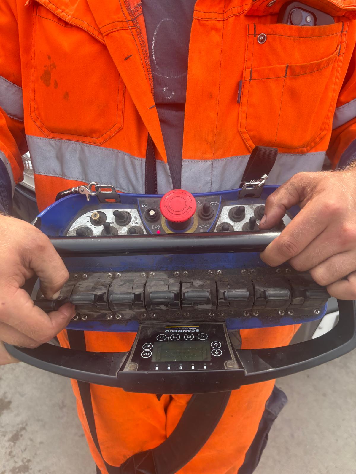 Straddle Carriers - Image 14