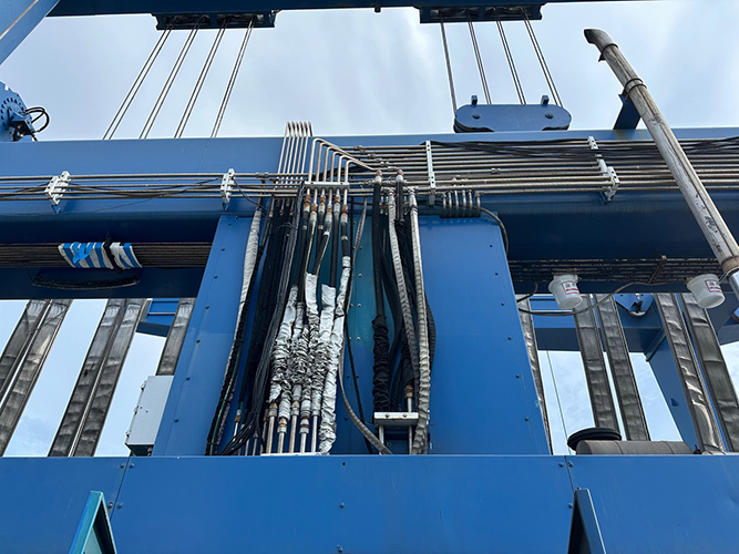 Used Marine Travelift Model 600C - Image 4